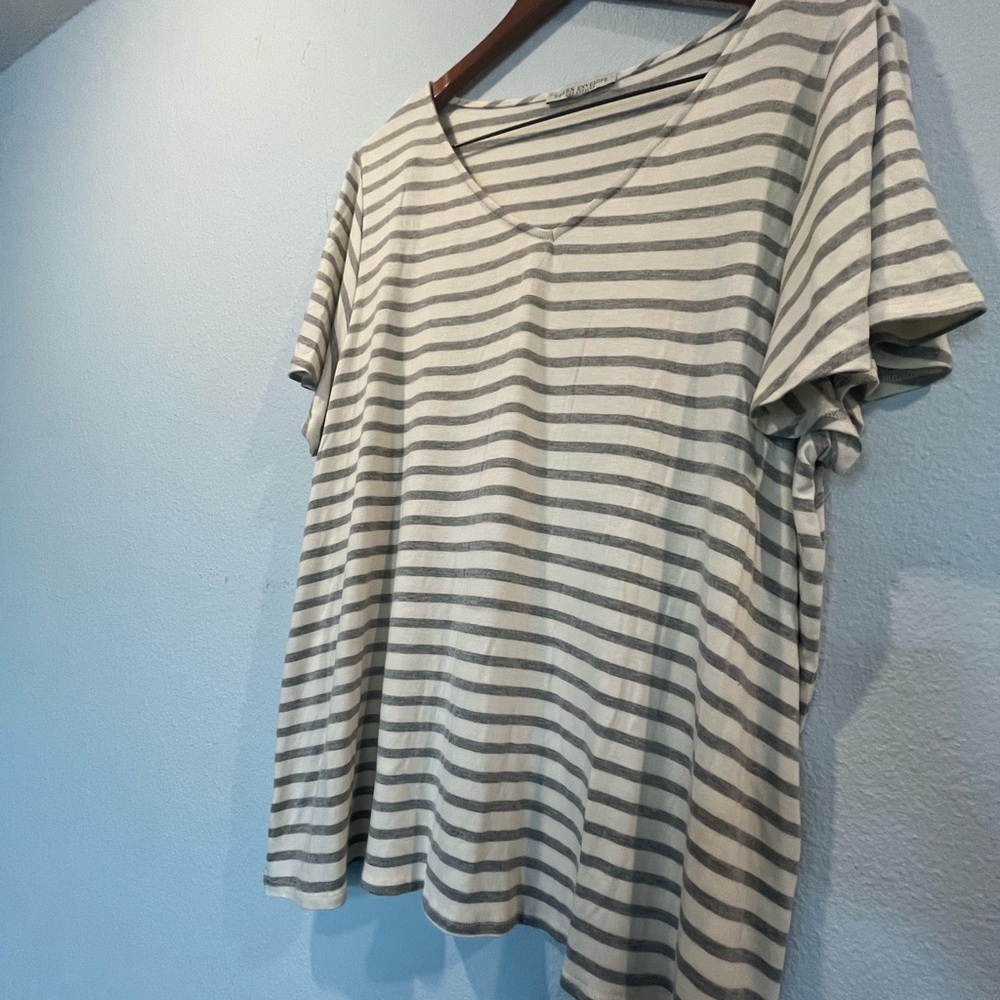 GREEN ENVELOPE cute striped black and white tee. Short sleeves. XXL